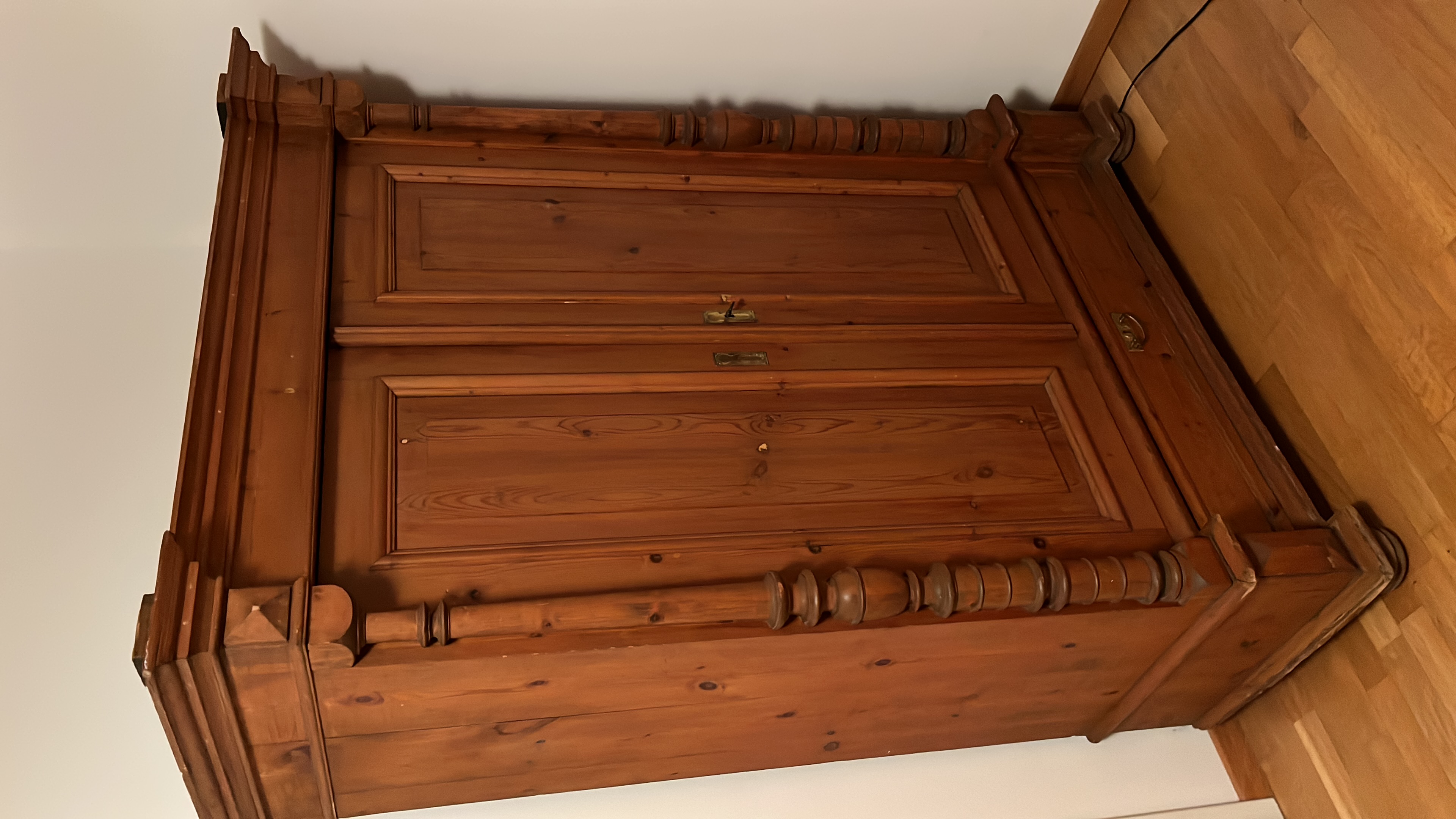 Schrank, Gründerzeit, ca. 1,90 hoch, 1,50 breit, 0,80 tief